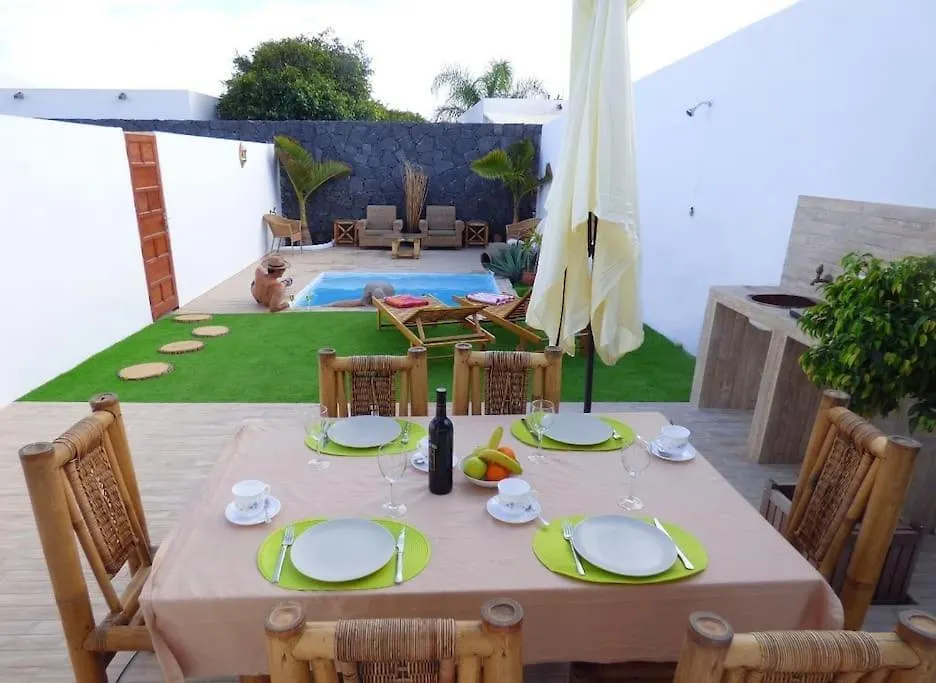 Villa La Isla By Rentaholidayslanzarote Playa Blanca